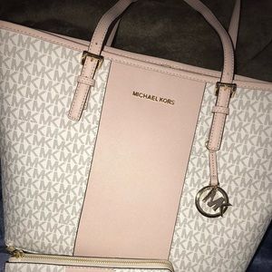 Michael Kors Purse 👛